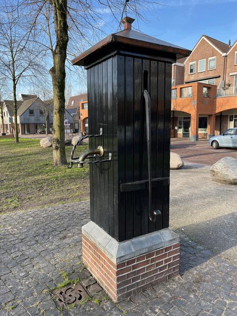 Historische waterpomp